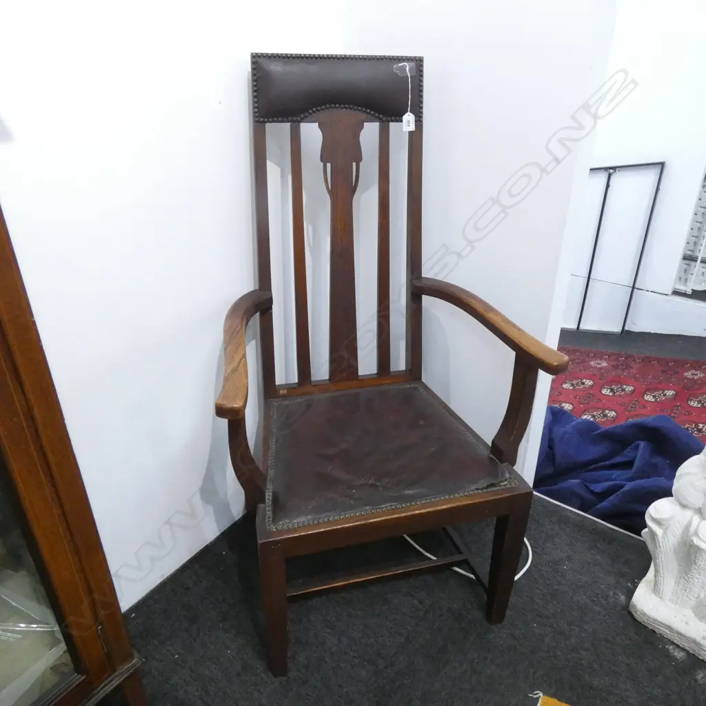 ARTS & CRAFTS OAK ARMCHAIR Image 1++