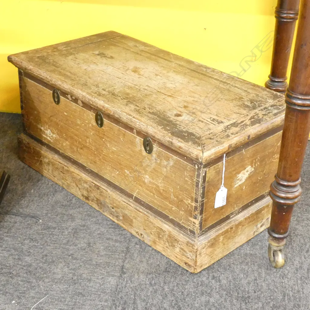 ANTIQUE PINE PAINT FINISH STRONG BOX L 520 MM Image 1++