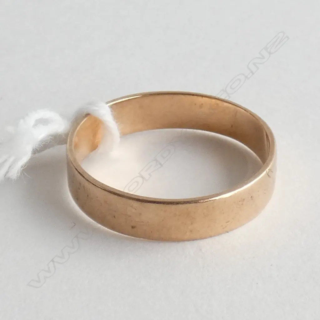 9CT GOLD WEDDING BAND 2.1GMS Image 1++