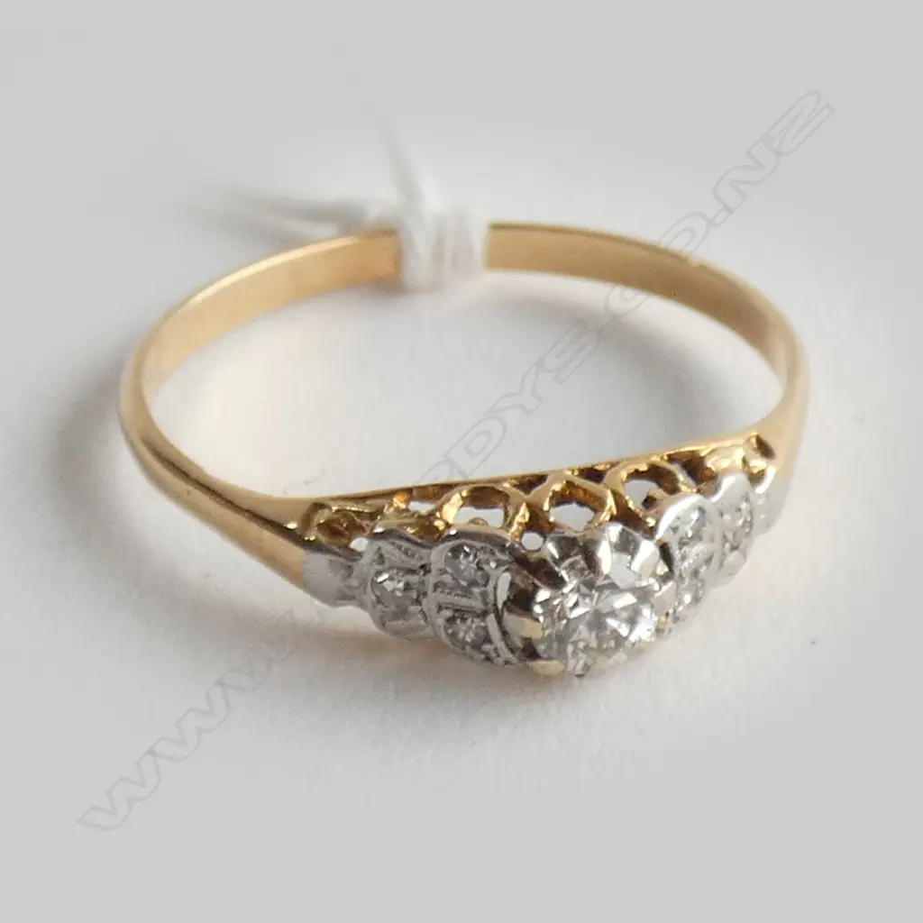 18CT Y & WG SOL DIAMOND .16CT CENTRE WITH SHOULDER  DIAMONDS Image 1++