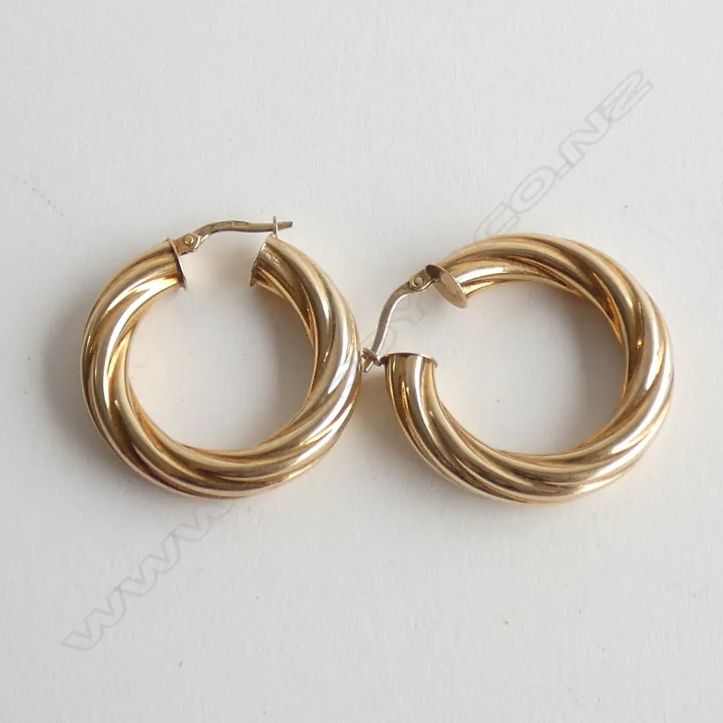9CT WG HOLLOW TWISTED HOOP EARRINGS WEIGHT 4.6 GMS Image 1++