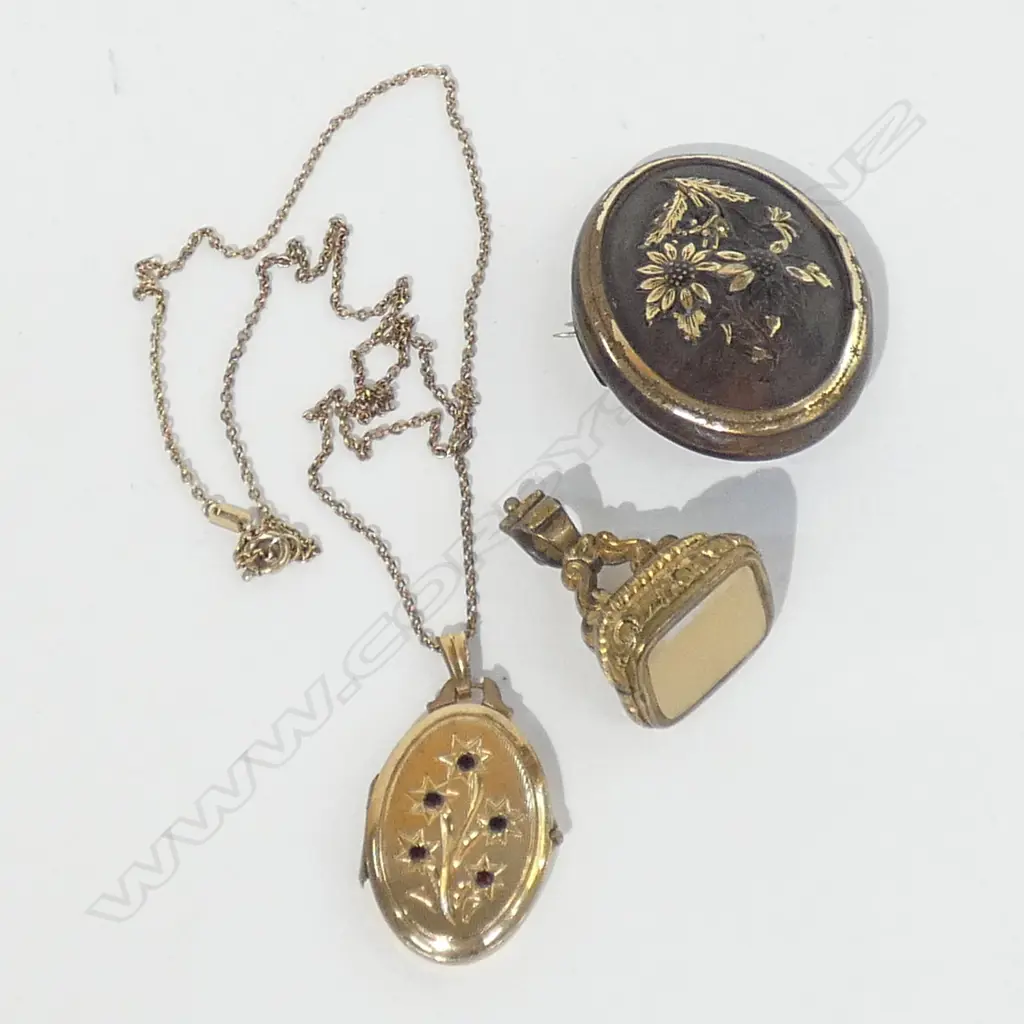 TORTOISESHELL BROOCH, PENDANT NECKLACE & SEAL Image 1++