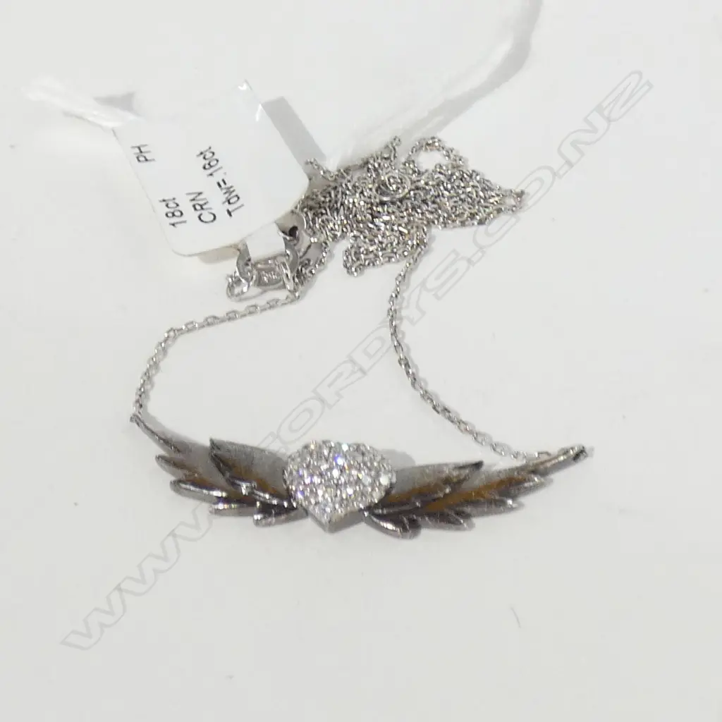 18CT GOLD BLACK WING/DIAMOND HEART PENDANT ON CHAIN Image 1++