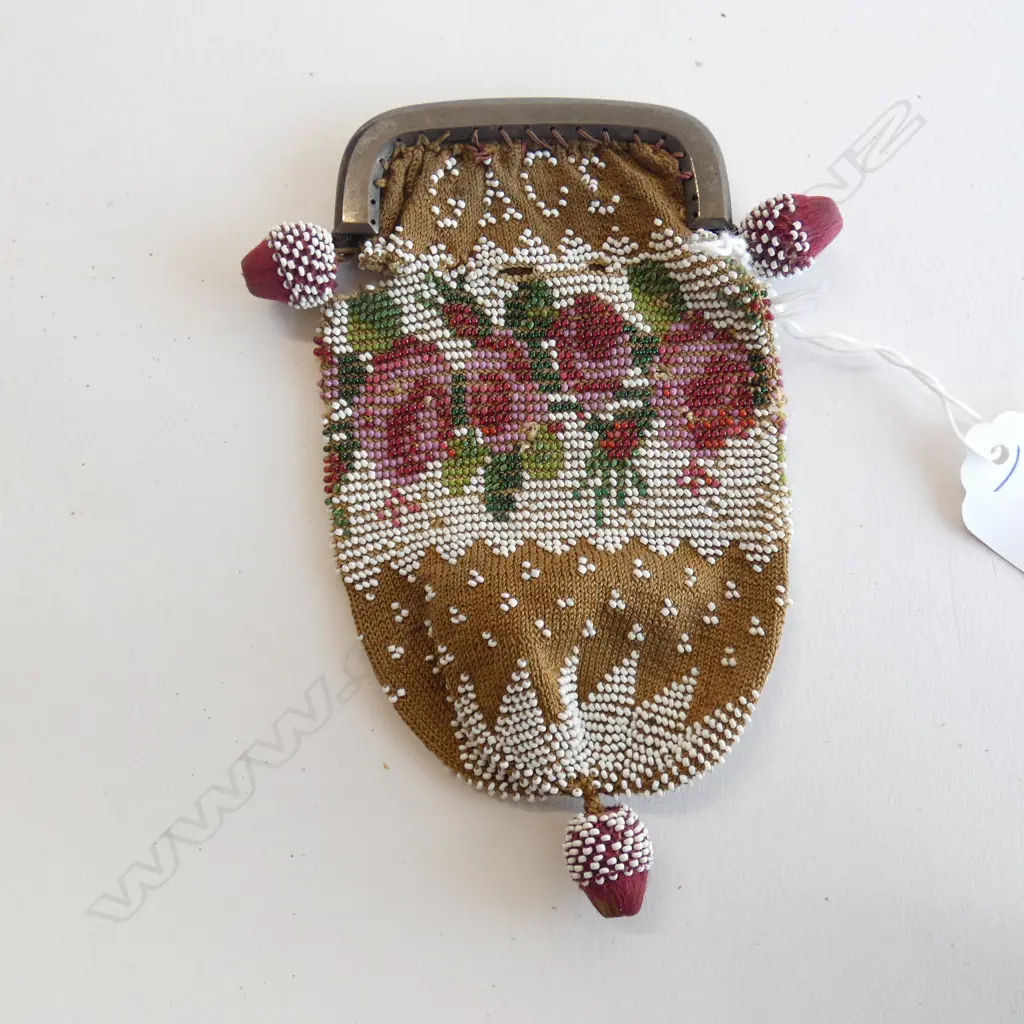 VINTAGE SILVER TOP? BEADWORK PURSE  Image 1++