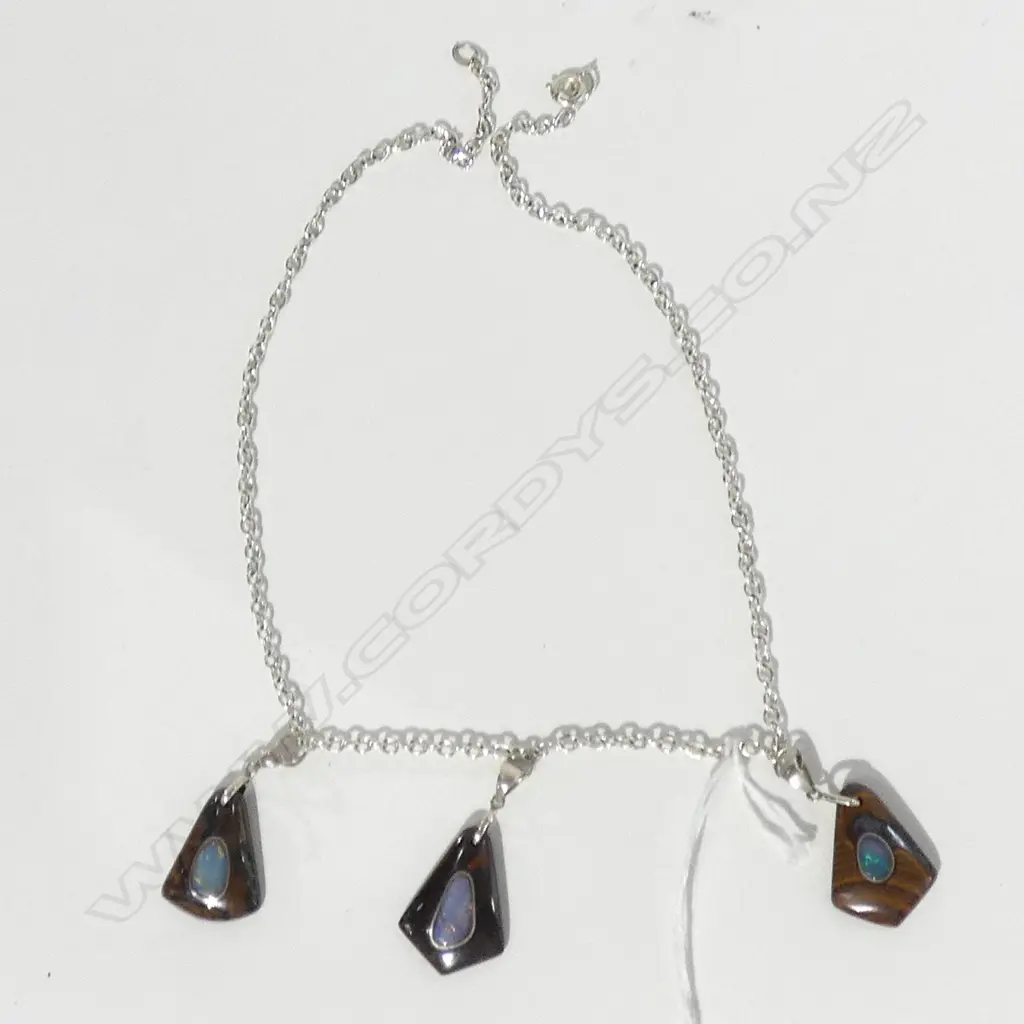 NECKLACE WITH 3 POTCH OPAL INLAY PENDANTS WITH CHAIN Image 1++