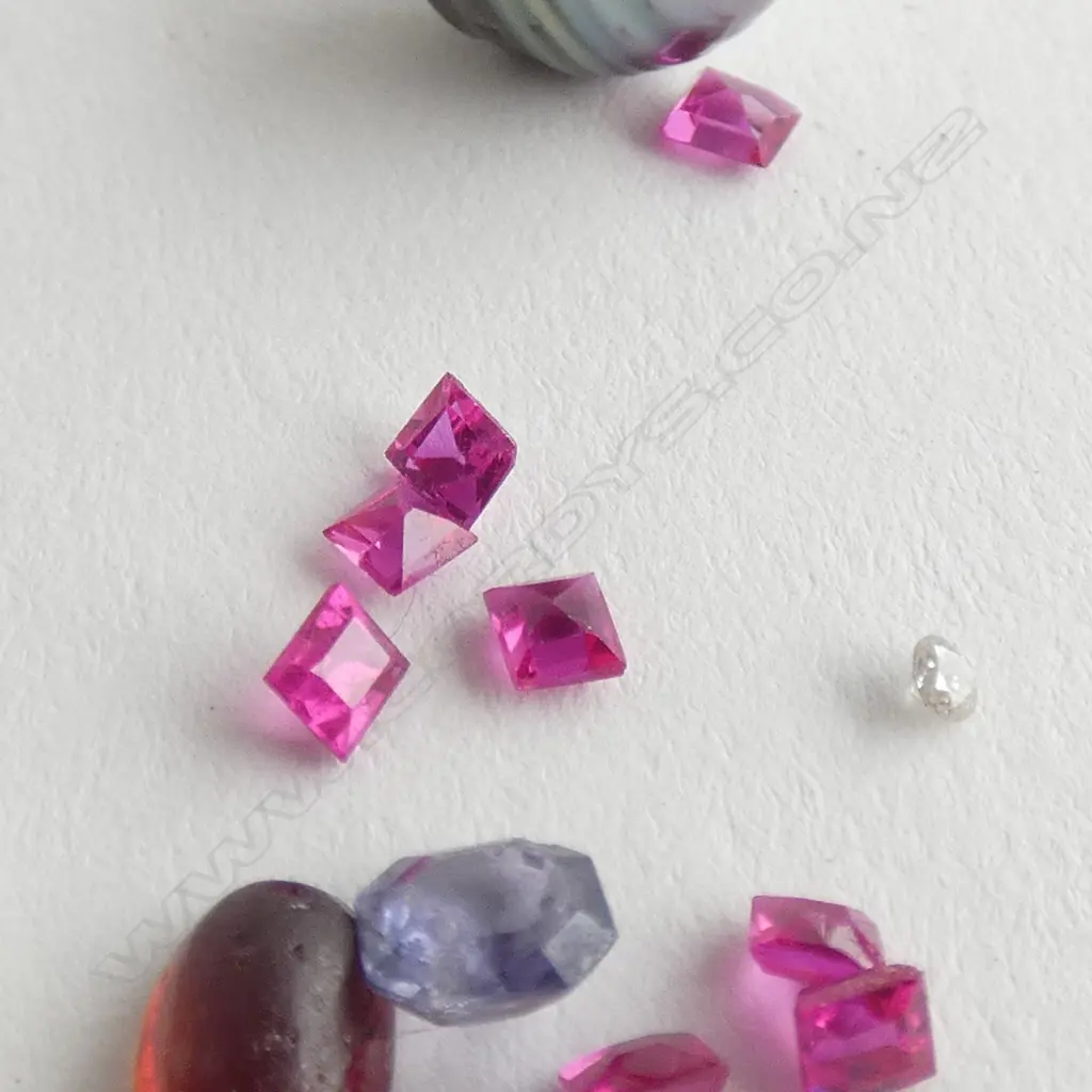 SMALL BAG OF PRECIOUS STONES /RUBY/DIAMOND /PEARLS Image 1++