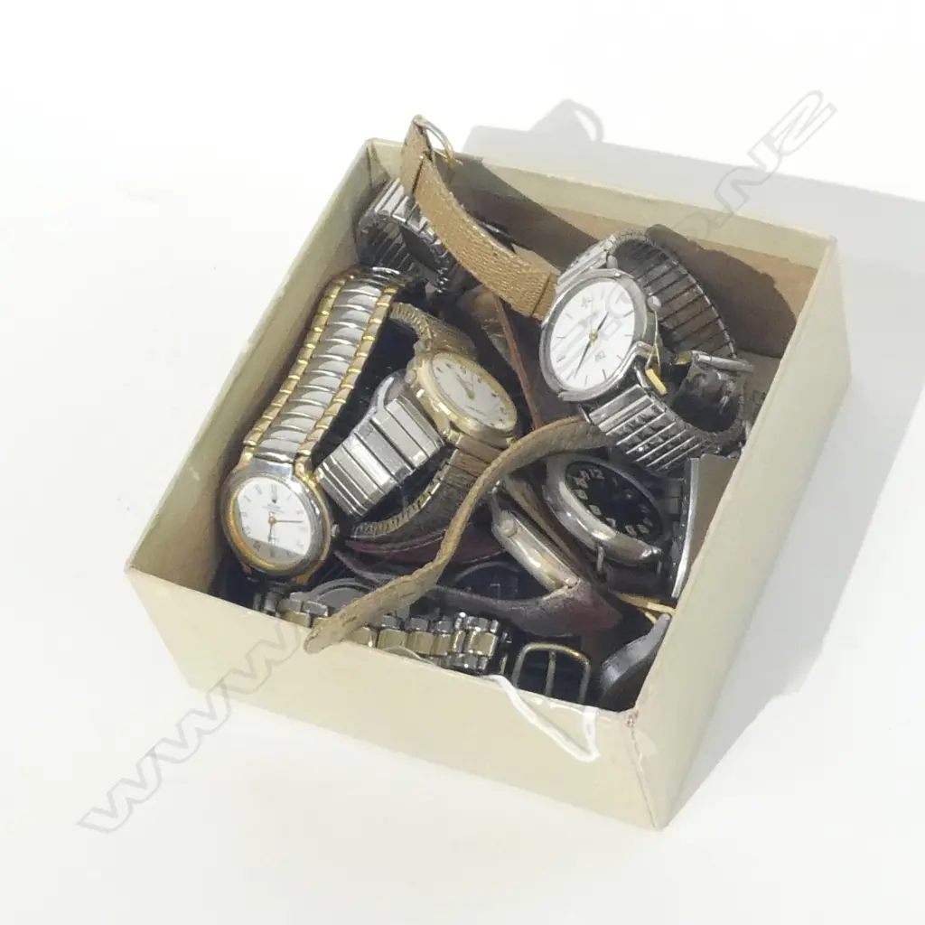 BOX ASST OLD WATCHES Image 1++