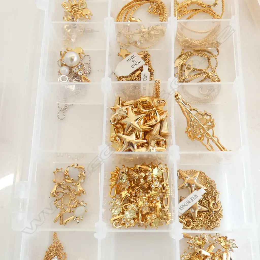 3 TRAYS OF GOLD TONE COSTUME PENDANTS ETC Image 1++