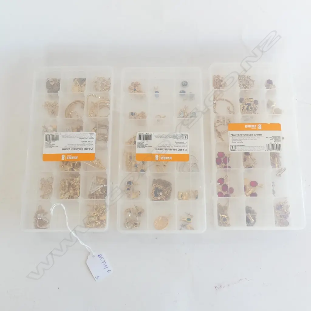 3 TRAYS OF GOLD TONE COSTUME PENDANTS ETC Image 1++