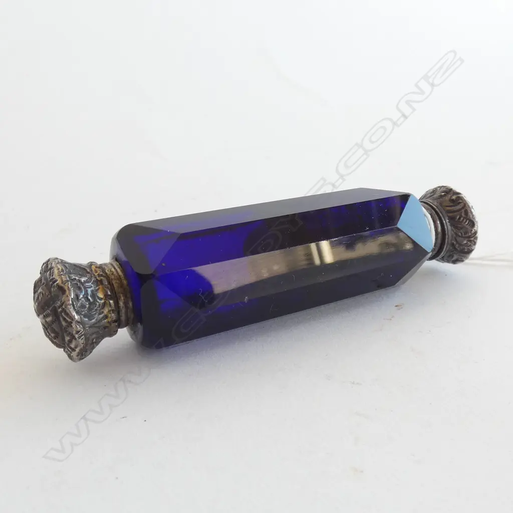 VICTORIAN BRISTOL BLUE DBLE ENDED SCENT BOTTLE Image 1++