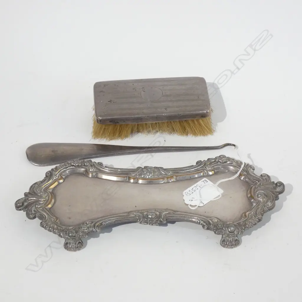 O.S.P SNUFFER TRAY/SILVER BOOT HOOK/ SILVER CLOTHES BRUSH Image 1++