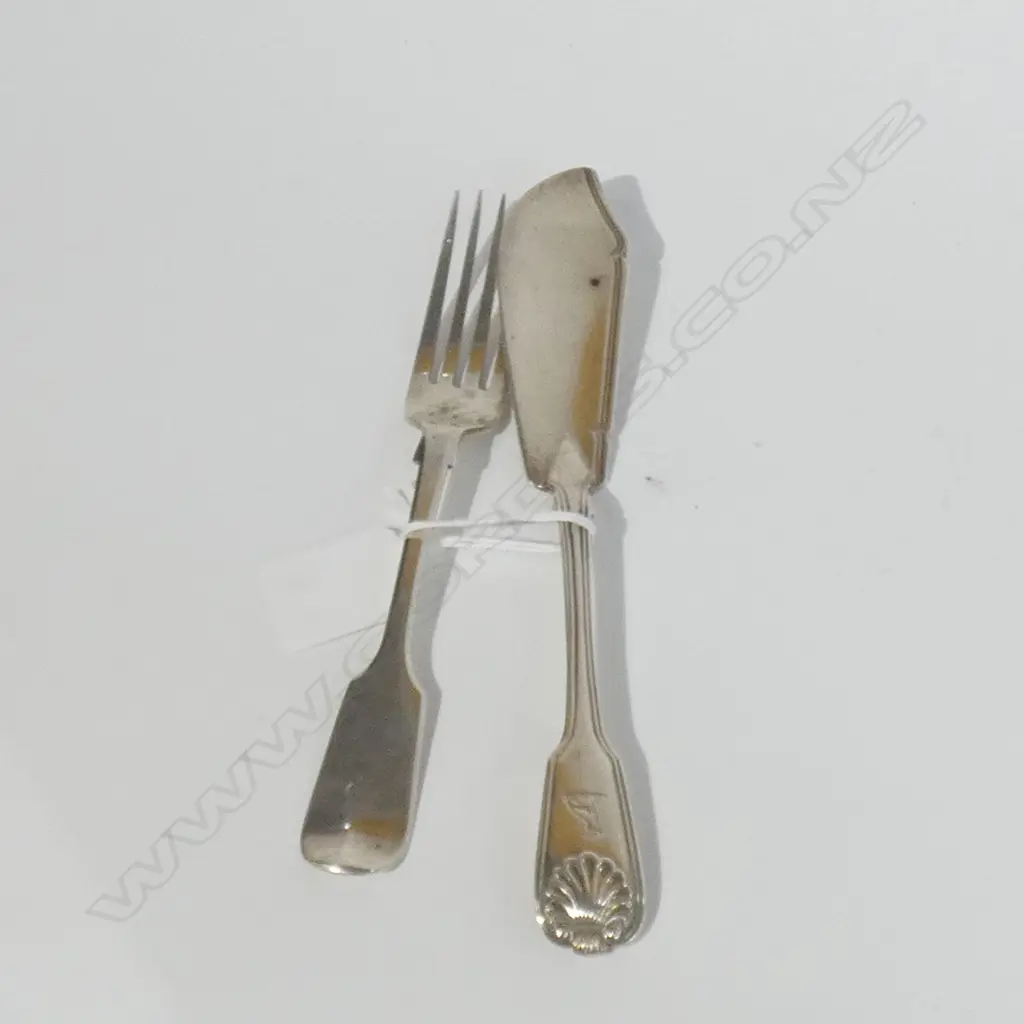 VICTORIAN SILVER FORK & GEORGIAN SILVER KINGS PATTERN FISH KNIFE 110gm Image 1++