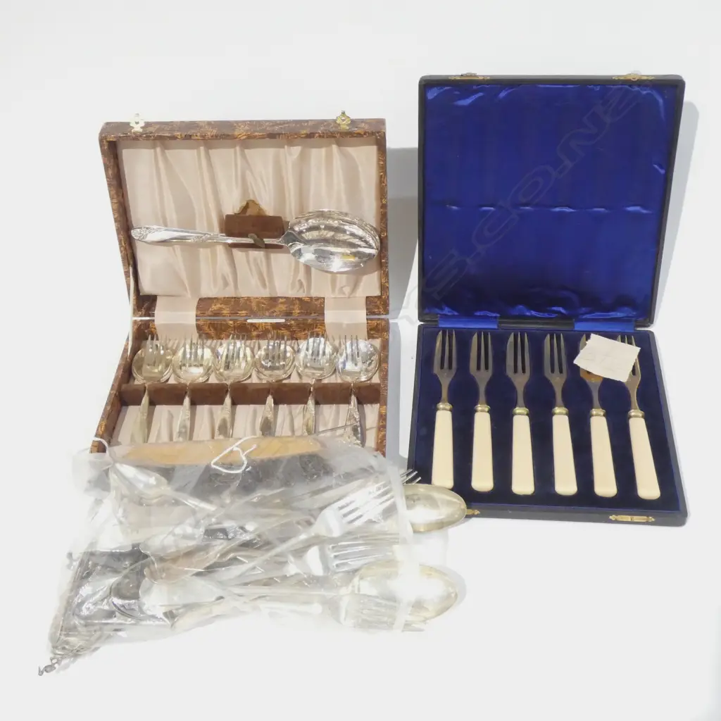 ASSORTED CUTLERY Image 1++