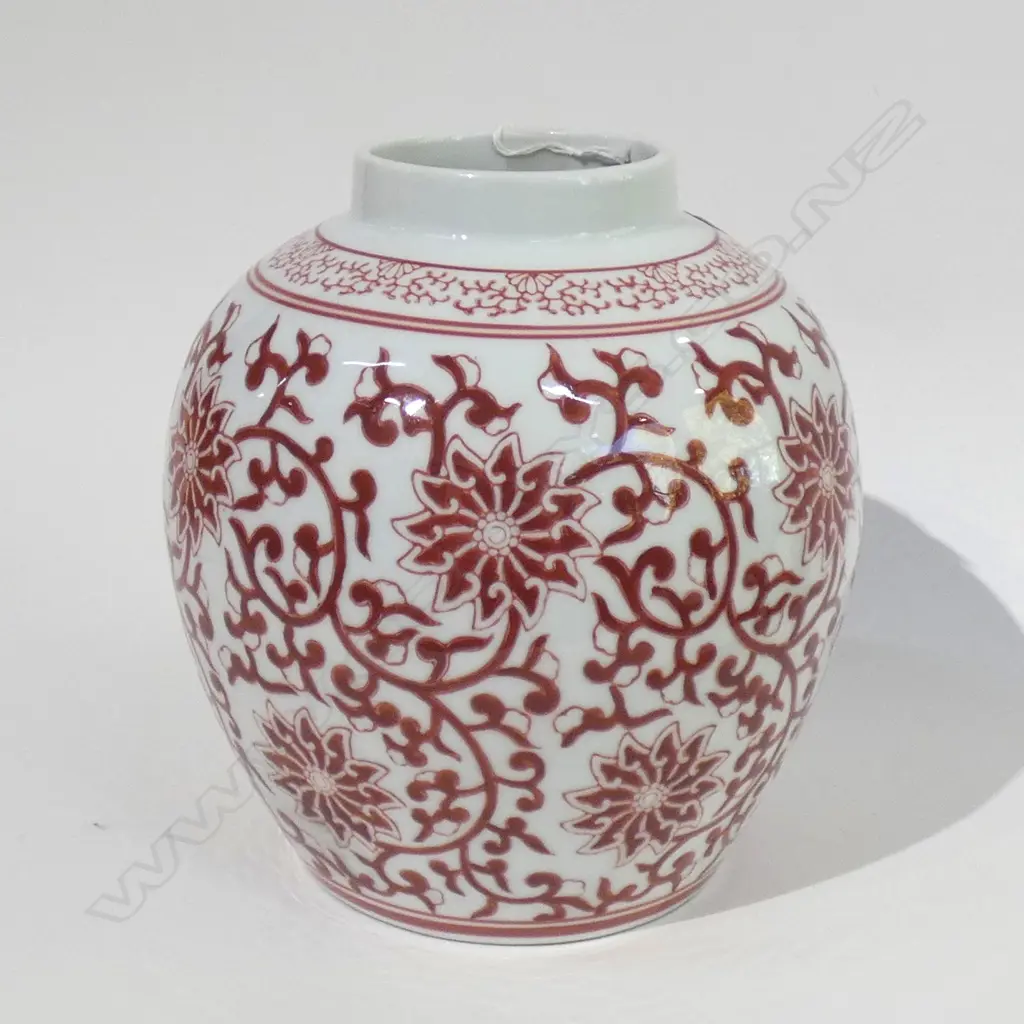 LARGE CHINESE QING STYLE RED UNDERGLAZE JAR H 200 MM Image 1++