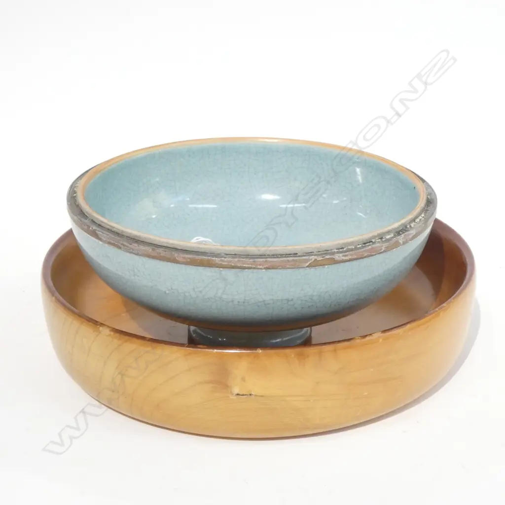 MING DYNASTY XUAN STYLE BLUE CRACKLE GLAZE BOWL (DIA 190MM) & NZ RIMU BOWL (DIA 230MM)7 Image 1++