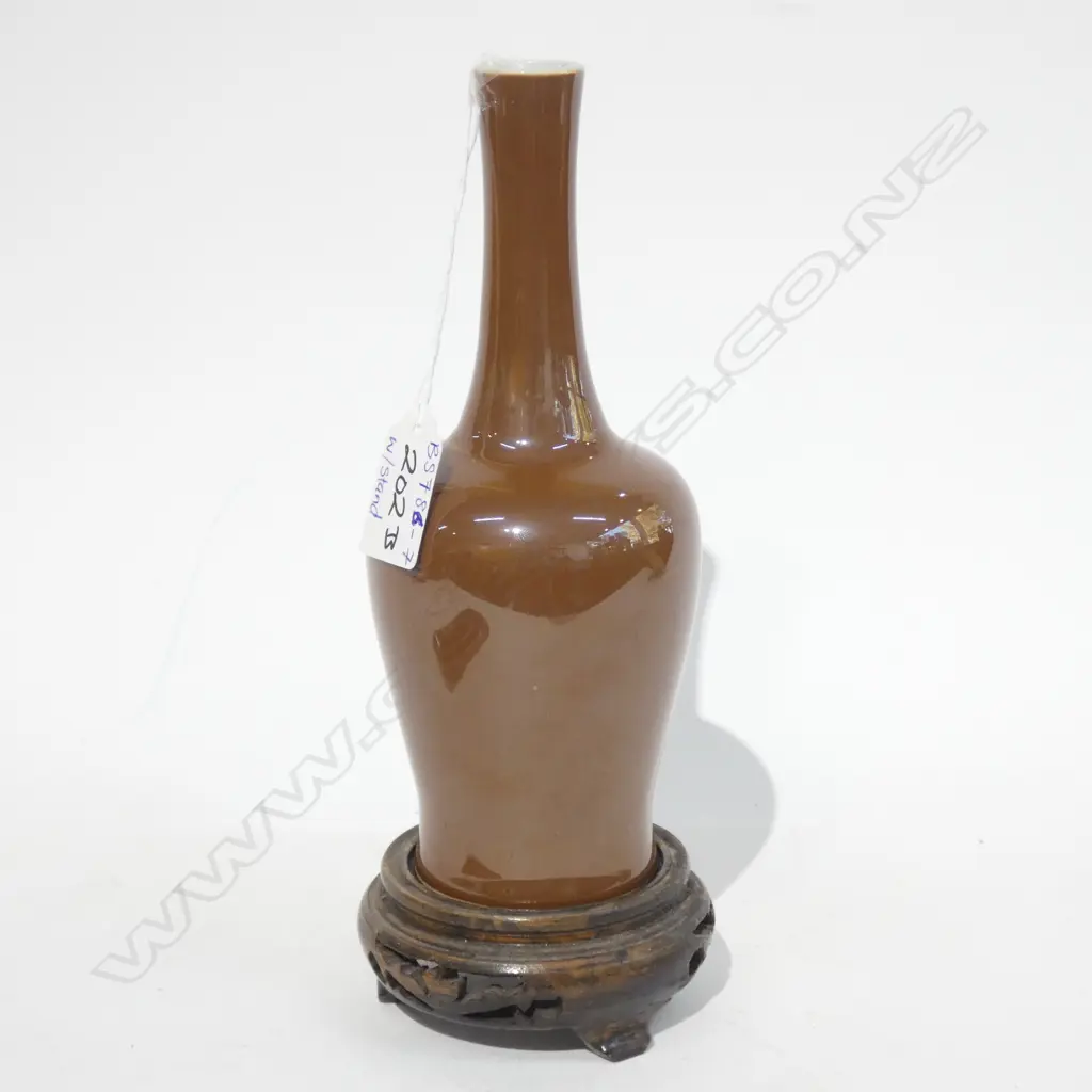 OLD ORIENTAL BROWN VASE WITH STAMP & WOODEN STAND H. 230MM Image 1++