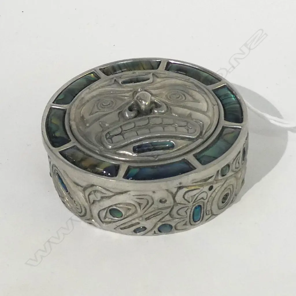 HAND MADE ORIENTAL SILVER COLOUR BOX INLAID WITH PAUA SHELL DIA 50MM Image 1++