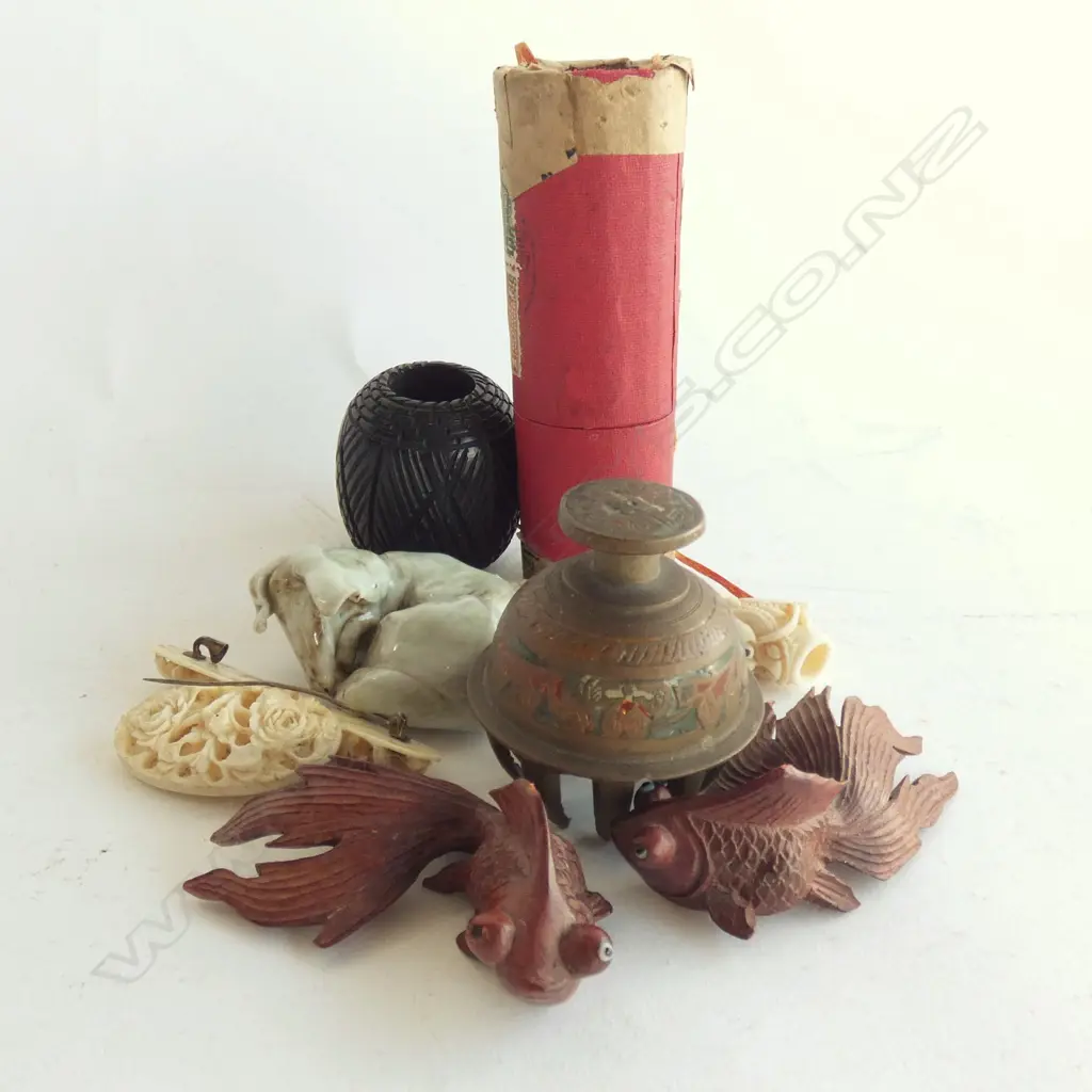 ASST CHINESE COLLECTABLES: SCROLL/IVORY ETC Image 1++