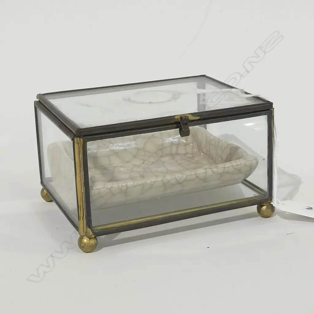 MING STYLE WHITE CRACKLE GLAZE SM DISH WITH GLASS BOX  110 X 85MM Image 1++