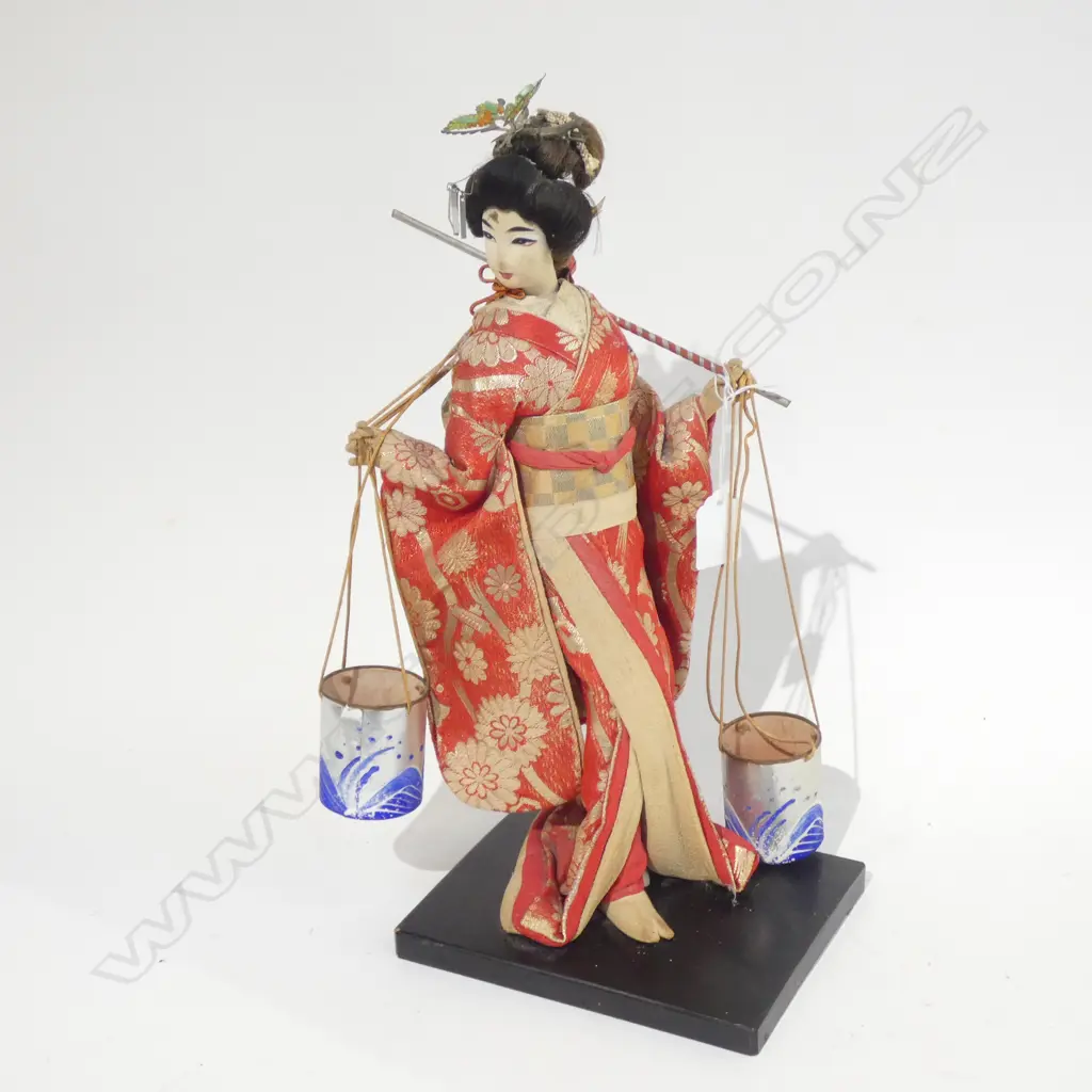 TRADITIONAL JAPANESE DOLL ON STAND H. 400MM Image 1++