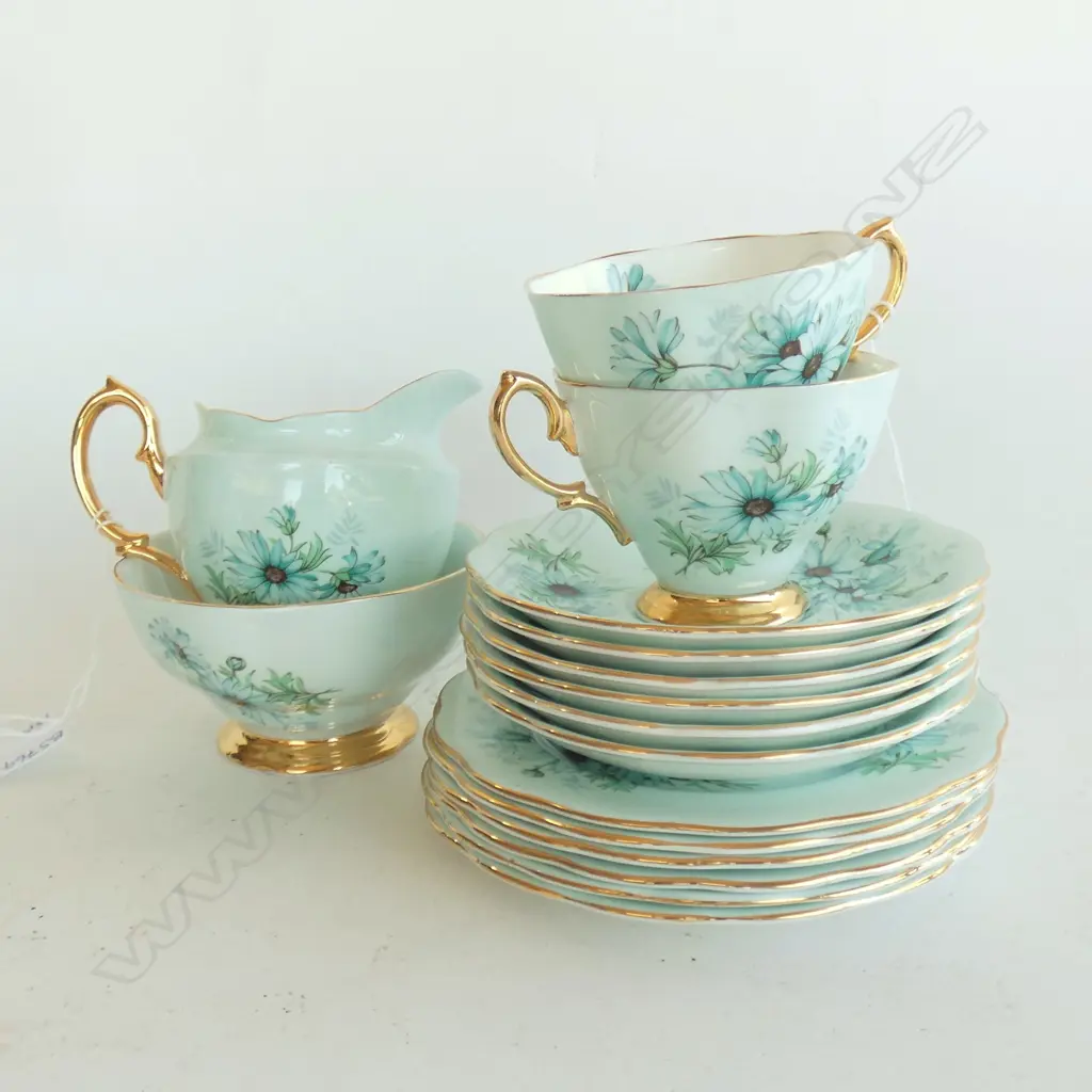 ROYAL ALBERT BLUE DAISY TEASET; 18PC  Image 1++