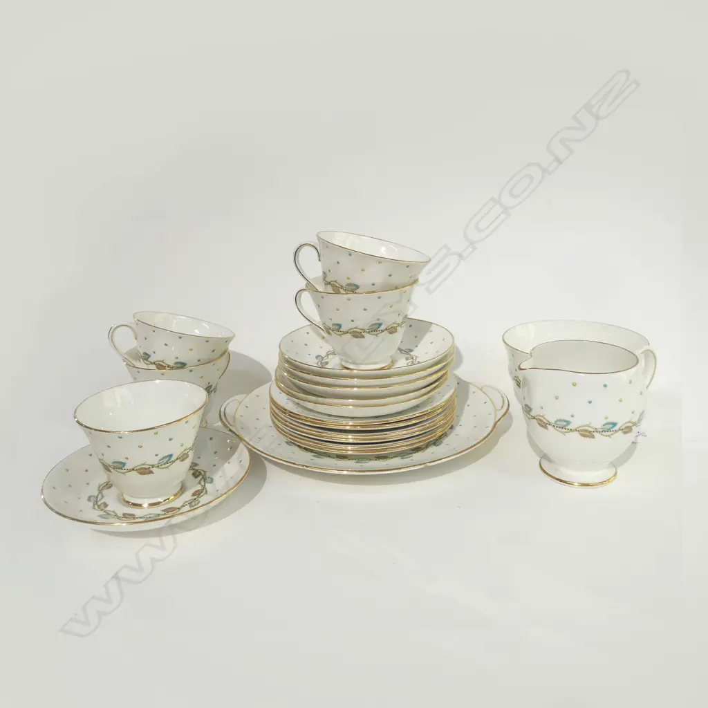 ROYAL DOULTON PART TEA SERVICE Image 1++