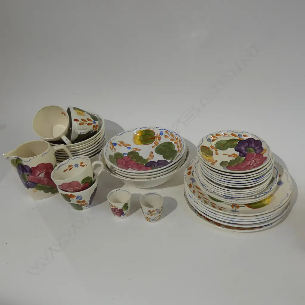 LARGE QUANTITY OF 'FLEURETTE' DINNERWARE  Image 1++