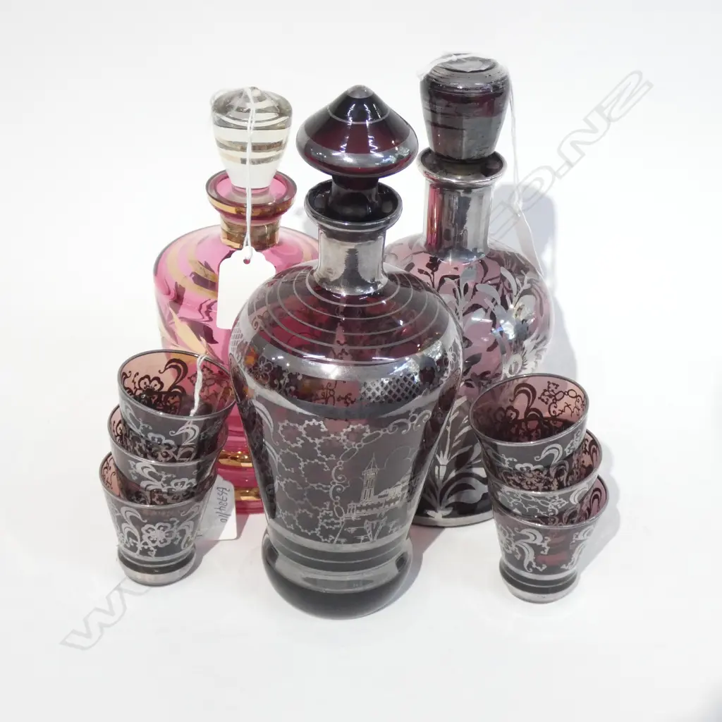 3 VENETIAN GLASS DECANTERS AND 6 GLASSES H 250 MM Image 1++