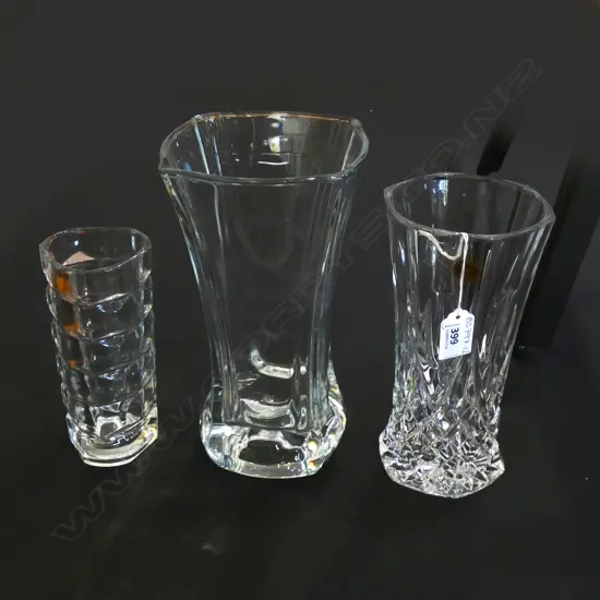 1 CRYSTAL VASE & 2 GLASS VASES LARGEST  H 240MM