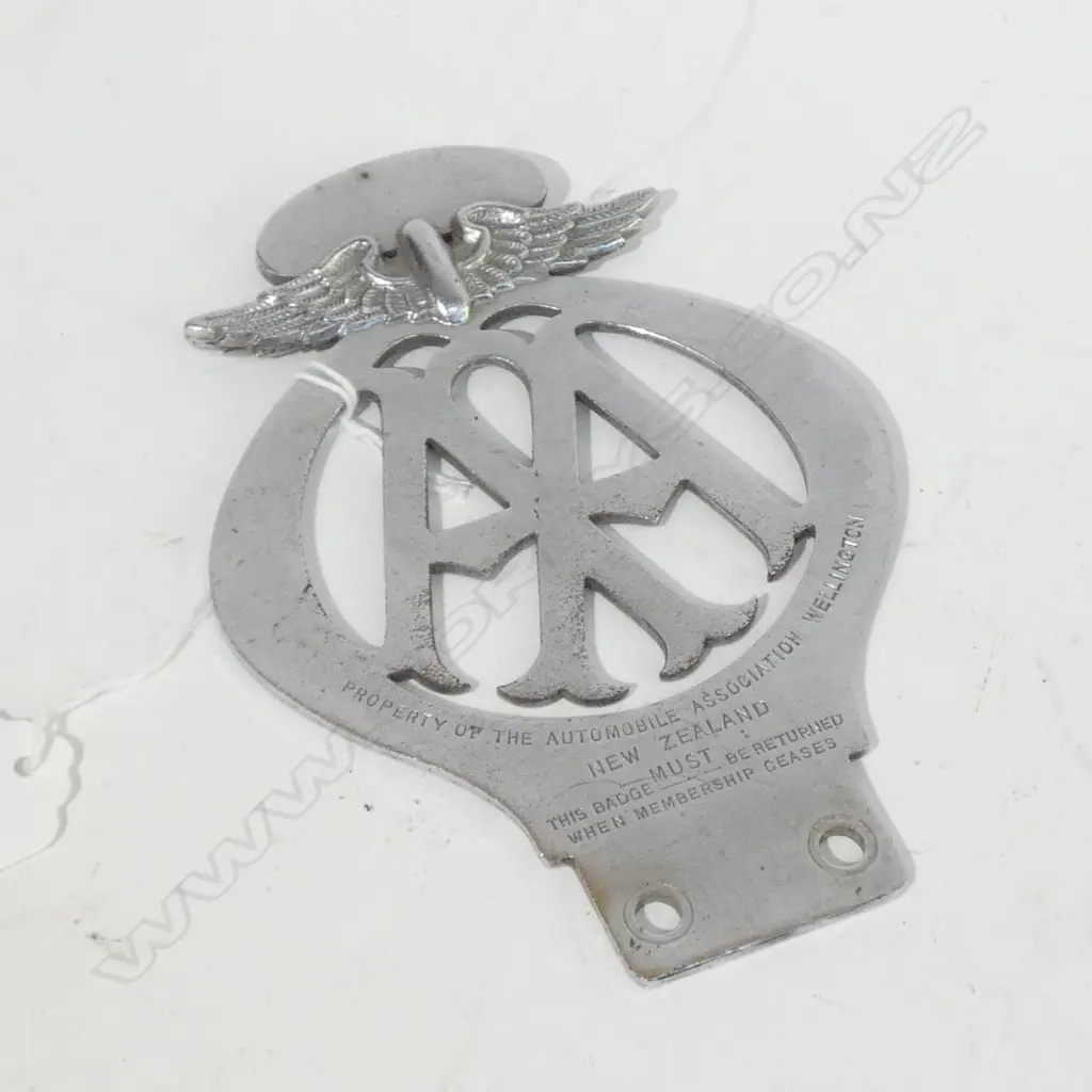 NZ AA BADGE 'WELLINGTON 698' Image 1++