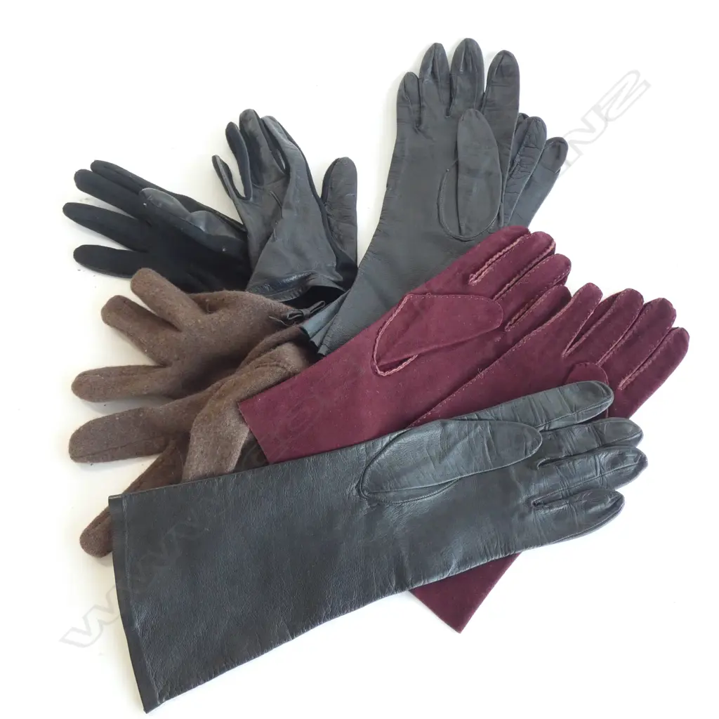 5 PAIRS VINTAGE GLOVES Image 1++