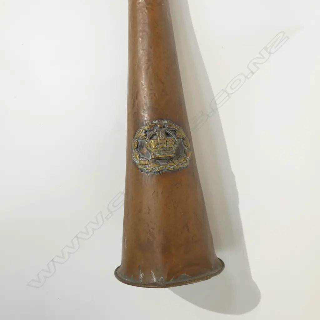 ANTIQUE COPPER COACHING HORN WITH CROWN BADGE L 1040 MM Image 1++