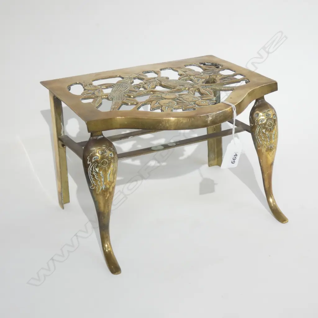 ORIENTAL BRASS STAND  180 X 240 X 160MM Image 1++
