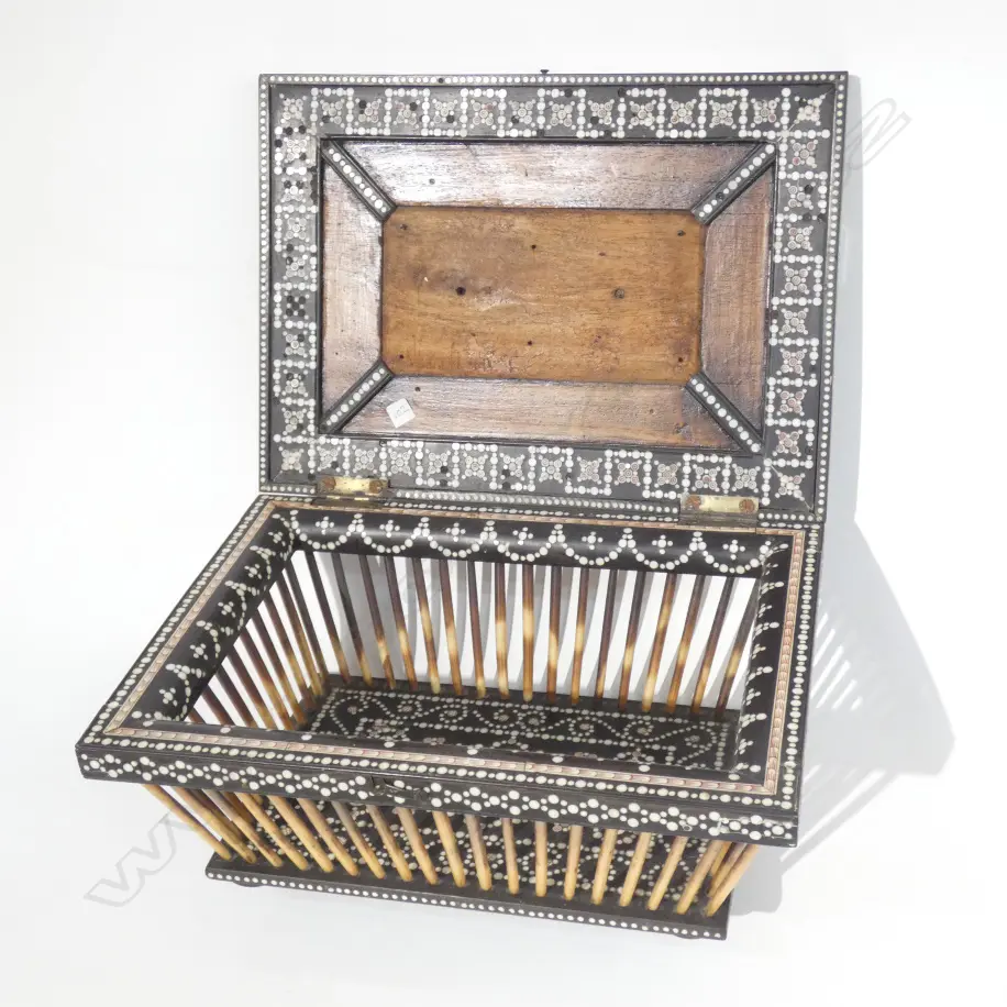 PORCUPINE QUILL BOX 310 X 225MM NO HANDLE Image 1++