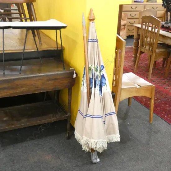VINTAGE SUN UMBRELLA