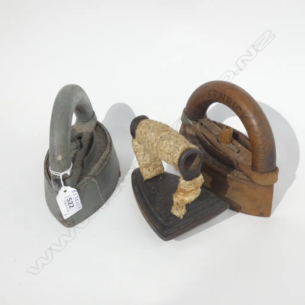 3 VINTAGE IRONS L.175mm Image 1++