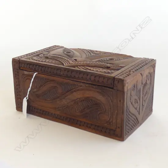 CARVED WOODEN MAORI BOX L.235mm