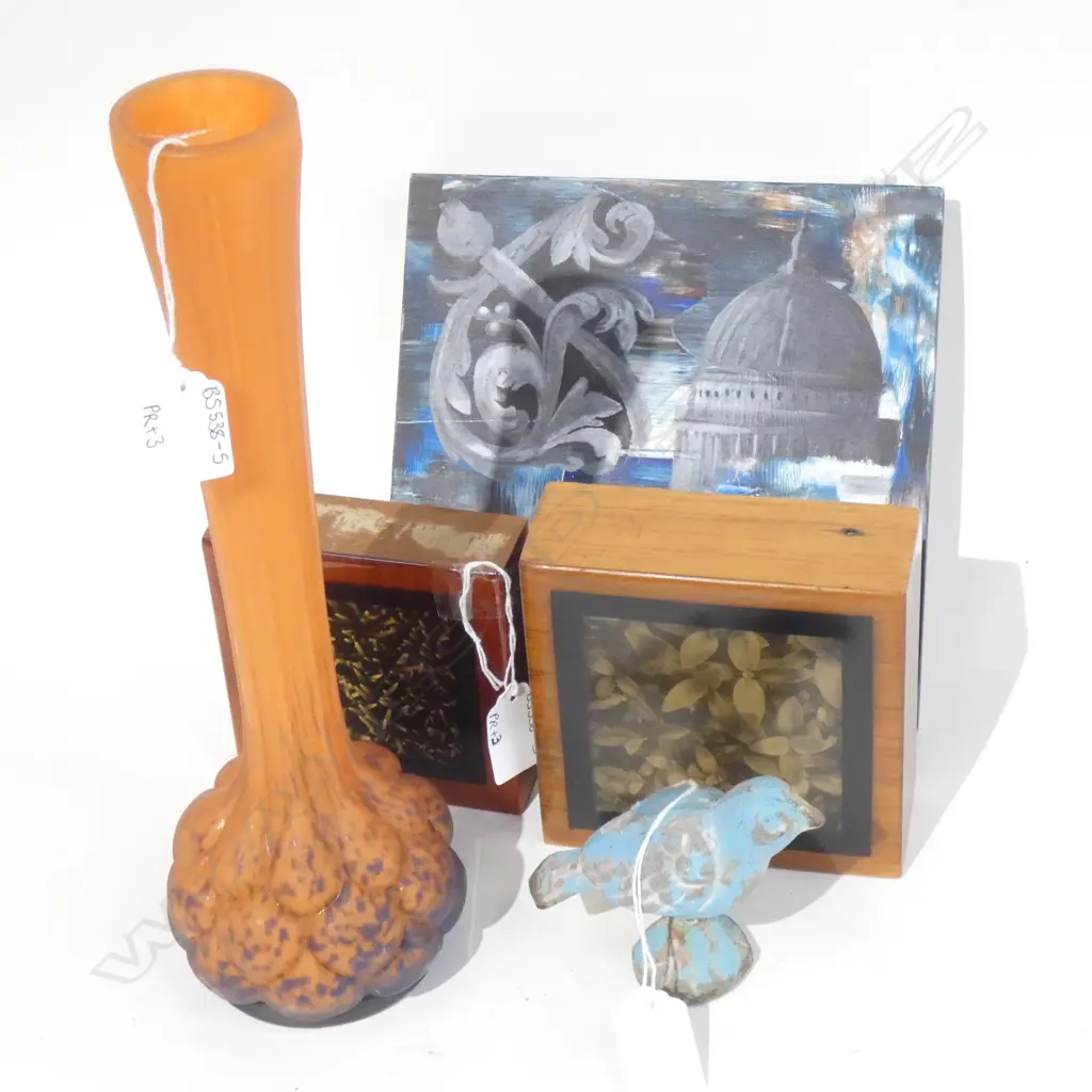 PR WOODEN PHOTO BLOCKS  (130SQMM) OLD METAL BIRD & ORANGE & PURPLE ART GLASS VASE (H 320MM)& SM ART ON CANVAS Image 1++