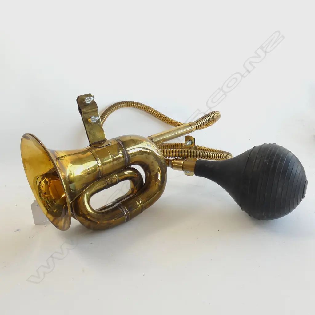 VINTAGE STYLE HORN  Image 1++