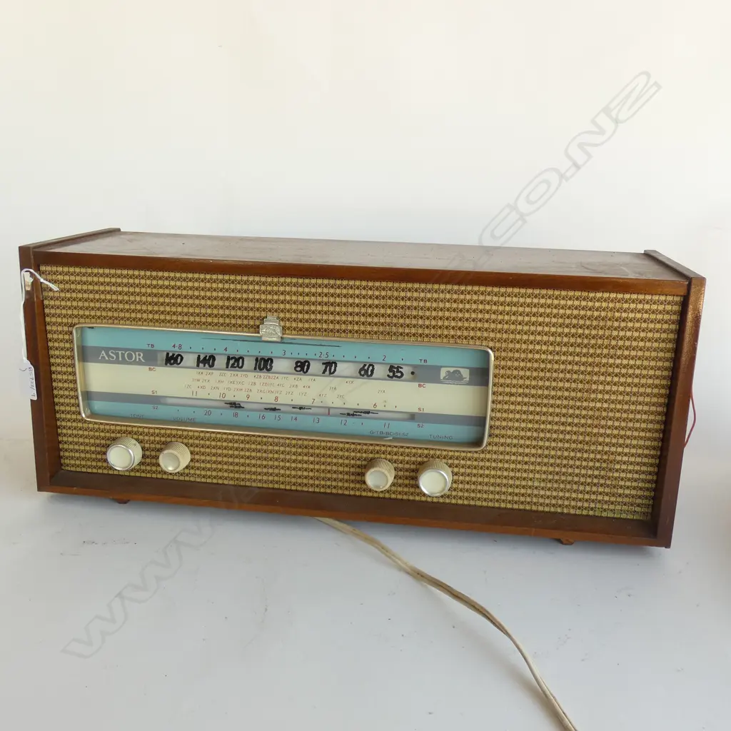 VINTAGE ASTOR RADIO L.545mm Image 1++