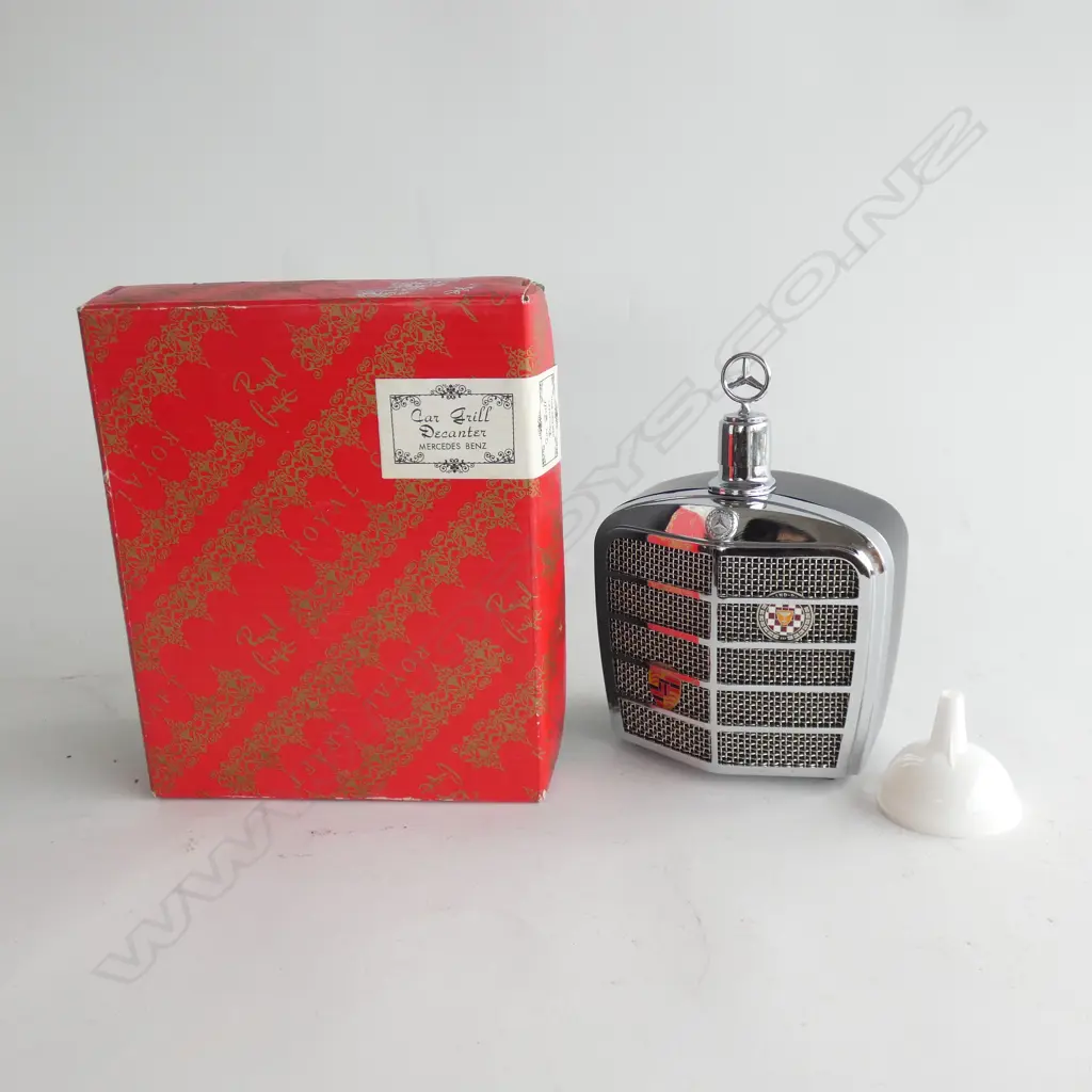 MERCEDES BENZ CAR GRILL MUSICAL DECANTER H 205MM (WITH FUNNEL) IN ORIGINAL BOX Image 1++
