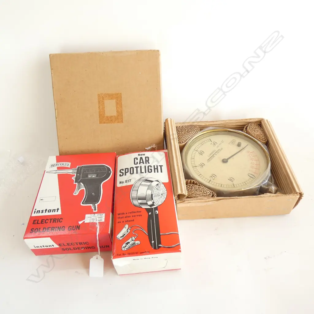 BOXED OLD TOOLS ETC. CAR SPOTLIGHT / ELECT. SOLDERING GUN / PRESSURE GUAGE Image 1++