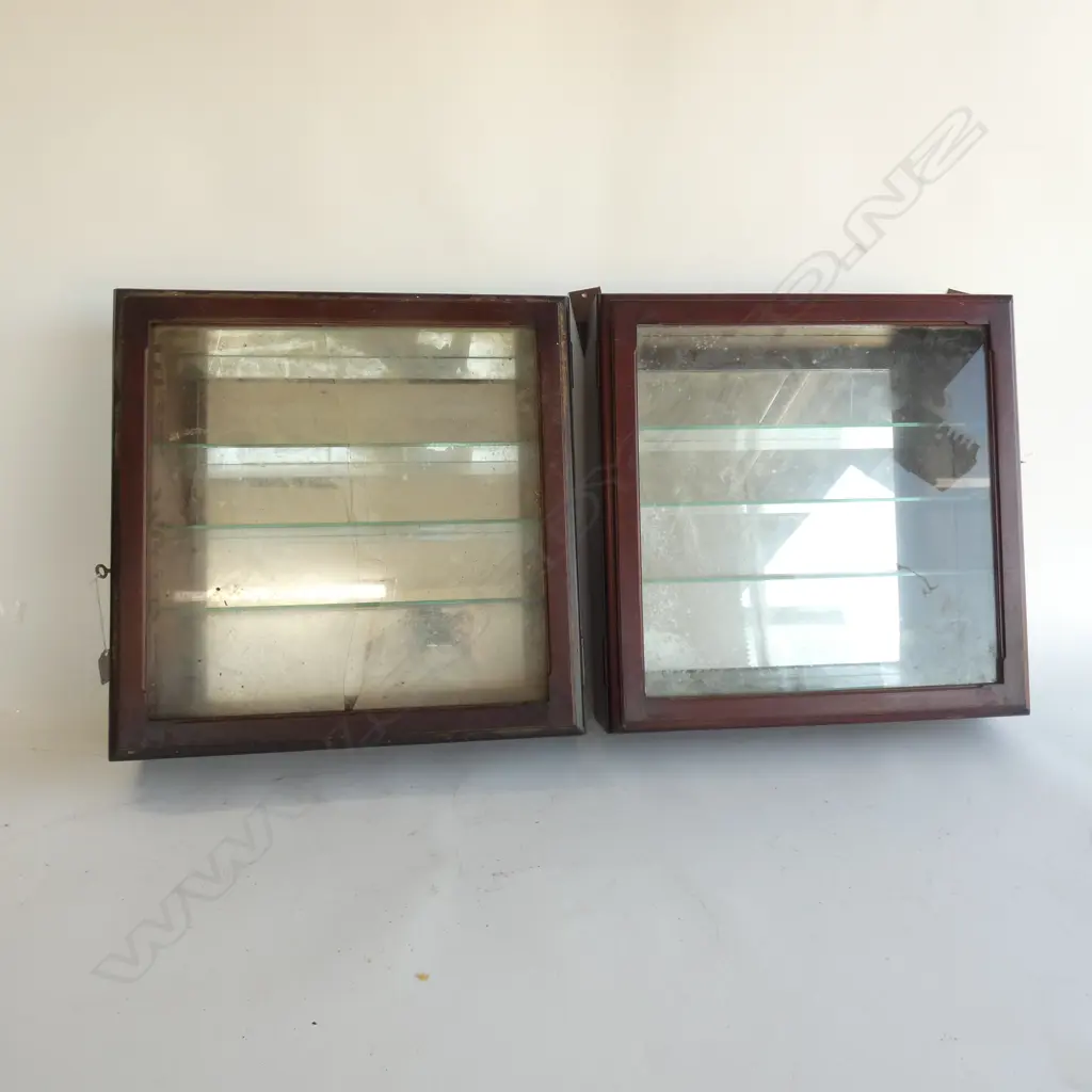 2 MAHOGANY & GLASS DISPLAY CASES 475mm sq (1 w. GLASS AF) Image 1++