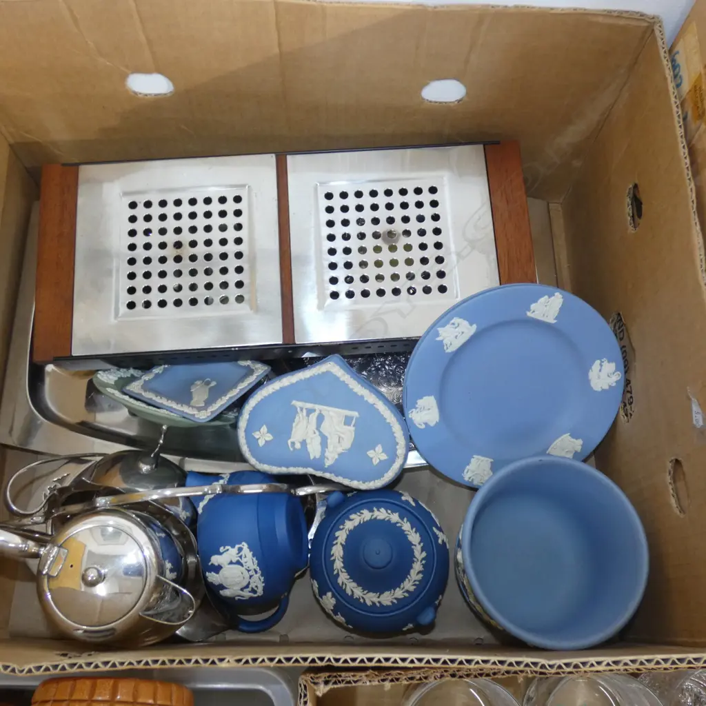 BOX ASST EP & WEDGWOOD JASPERWARE ETC.. Image 1++