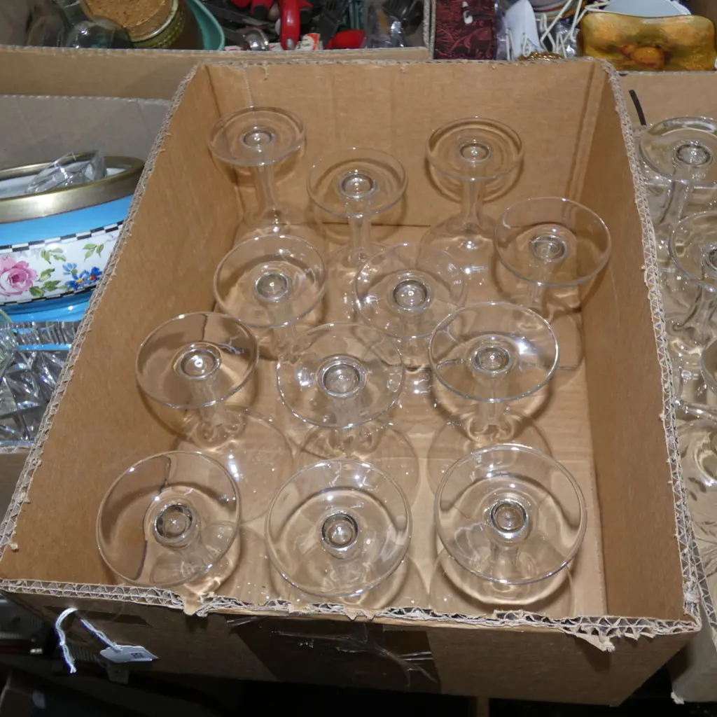 12 HOLLOW STEMMED CHAMPAGNE GLASSES  Image 1++