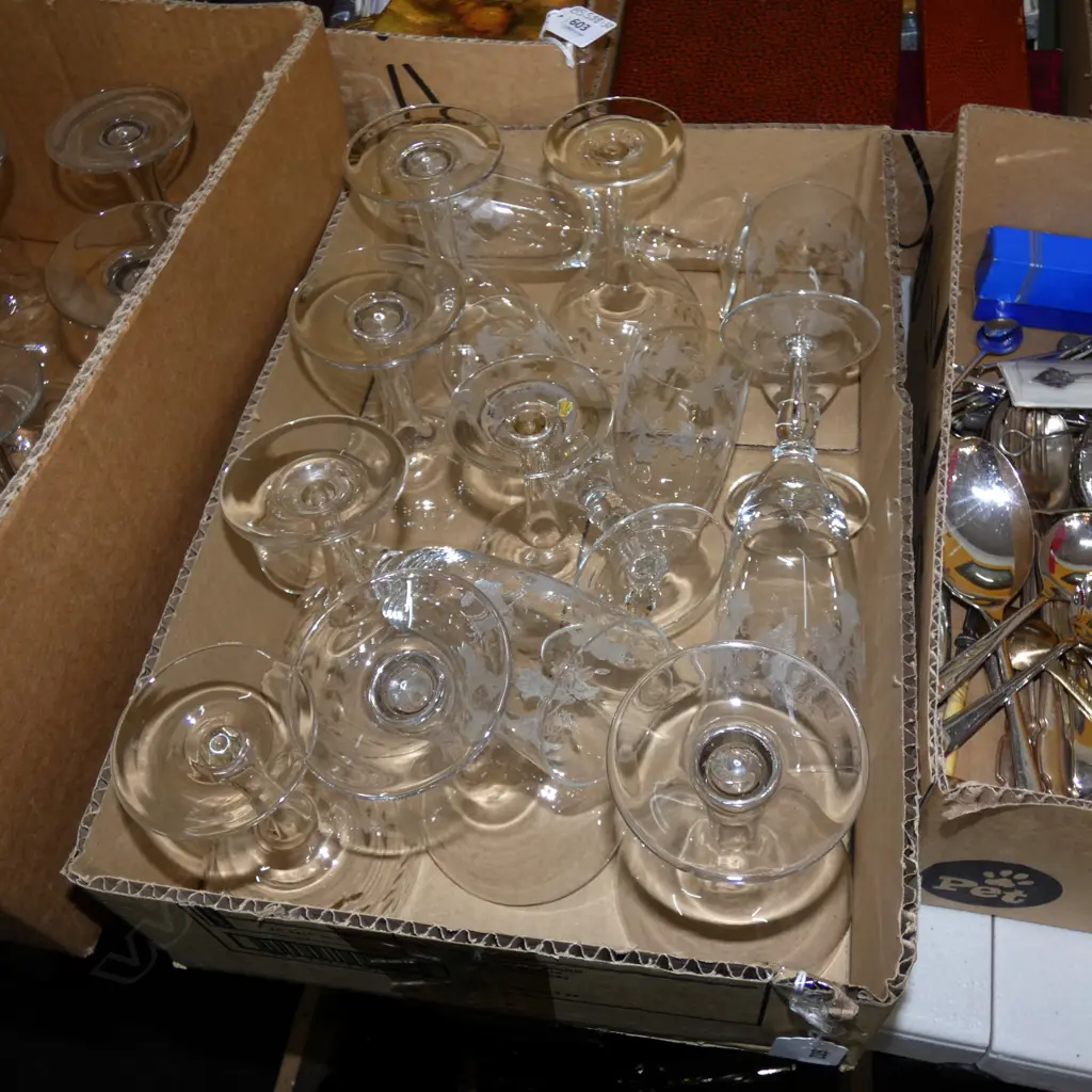 BOX LOT MIXED STYLE CHAMPAGNE GLASSES  Image 1++