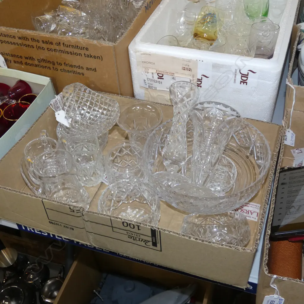 BOX LOT CRYSTAL BOWLS, JUGS, VASES Image 1++