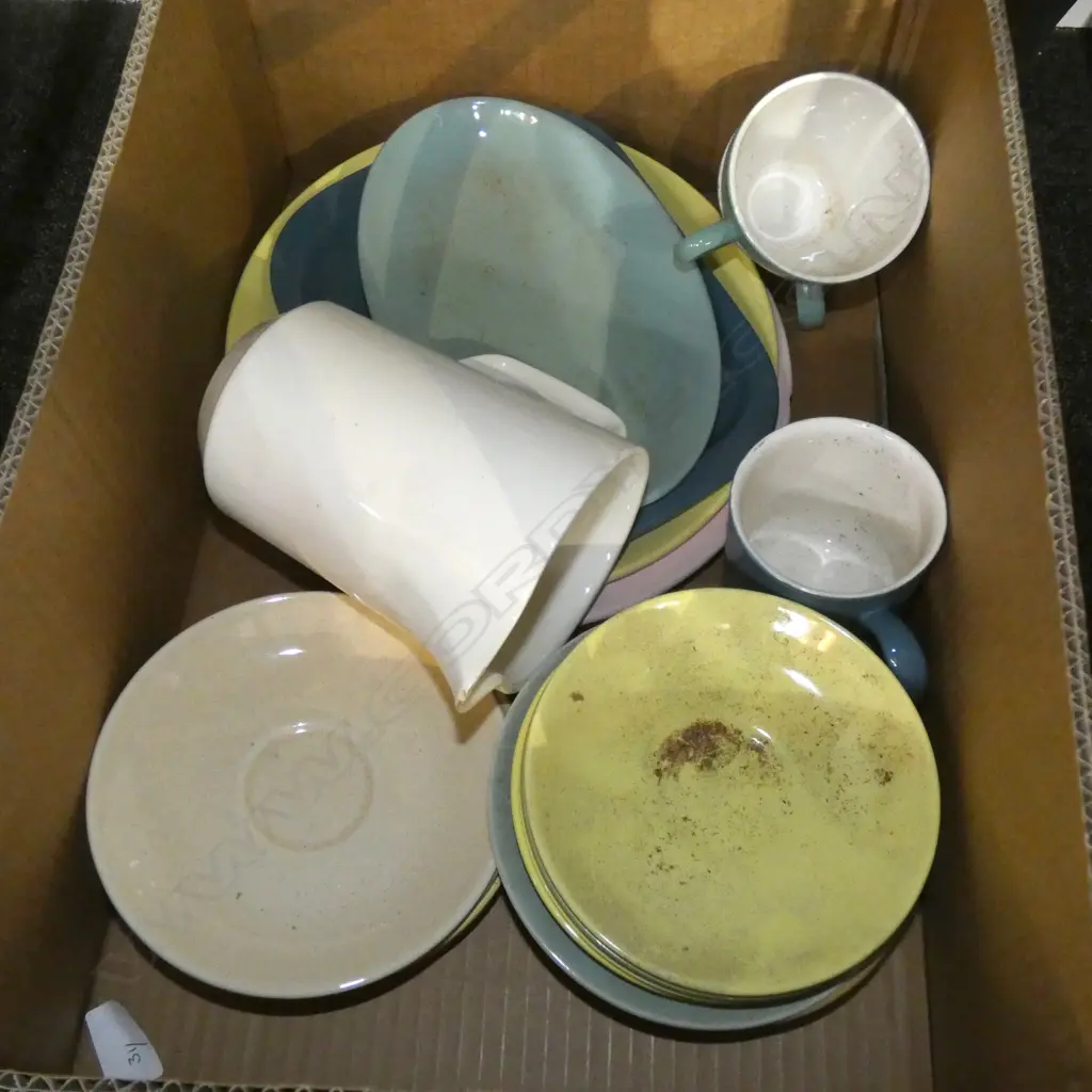BOX LOT ASST. CROWN LYNN COLOUR GLAZE ETC Image 1++