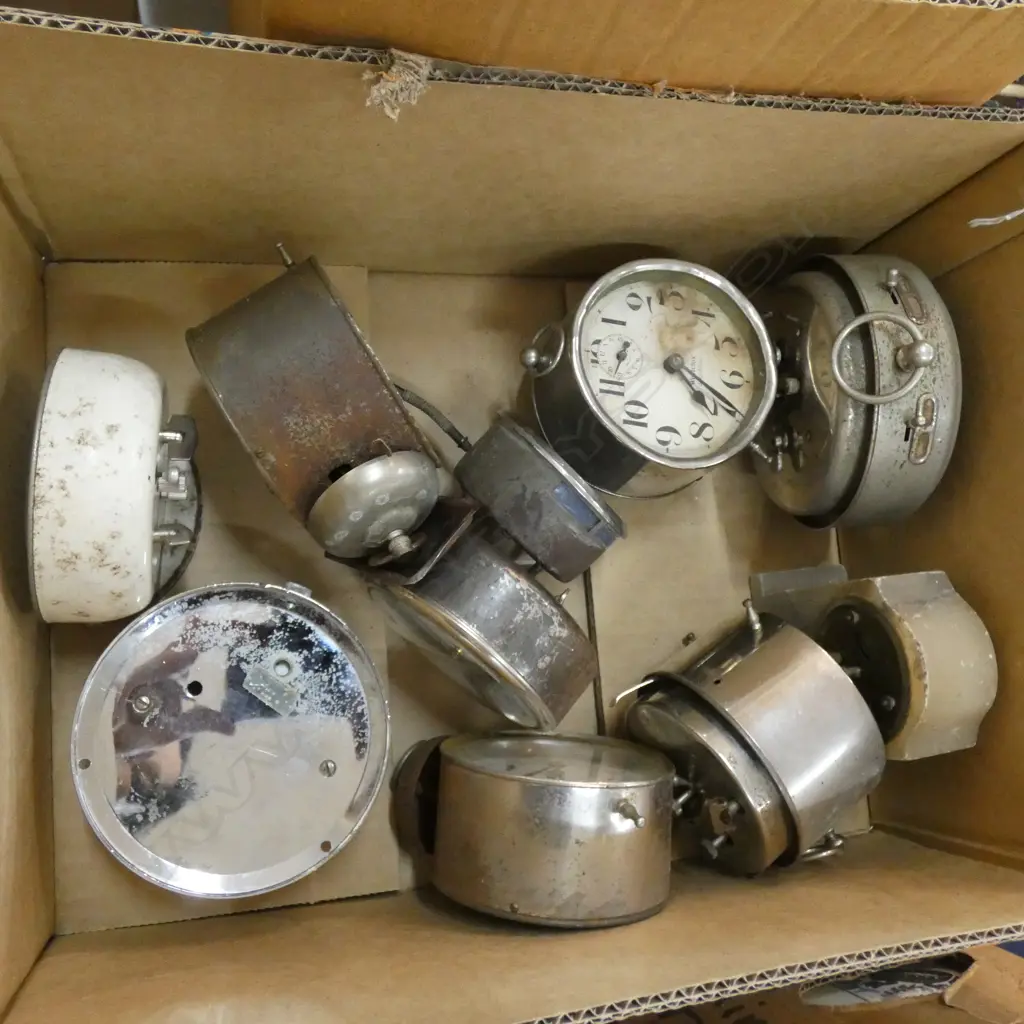 BOX ALARM CLOCKS  Image 1++