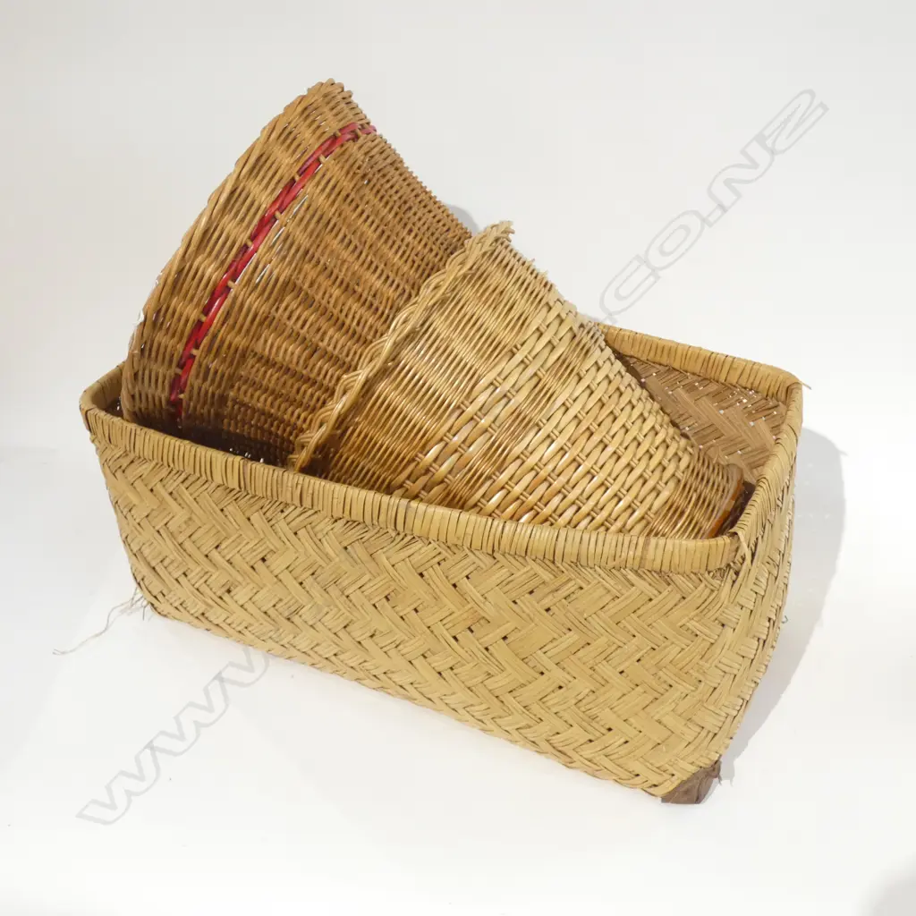 3 BASKETS / TRAY & LG ENAMEL DISH & BOX OLD TINS Image 1++